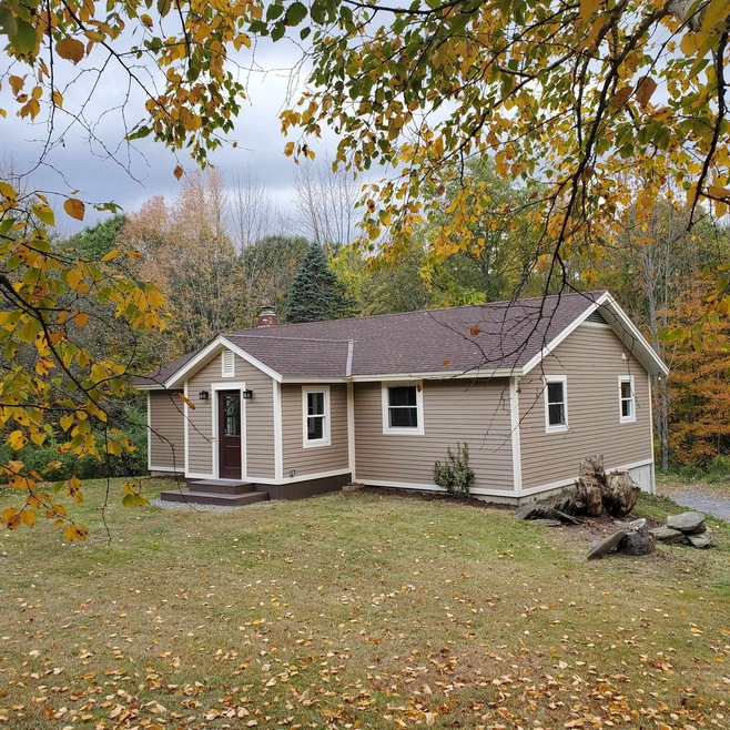 97 Evergreen Dr, Putney, VT 05346 - photo 1