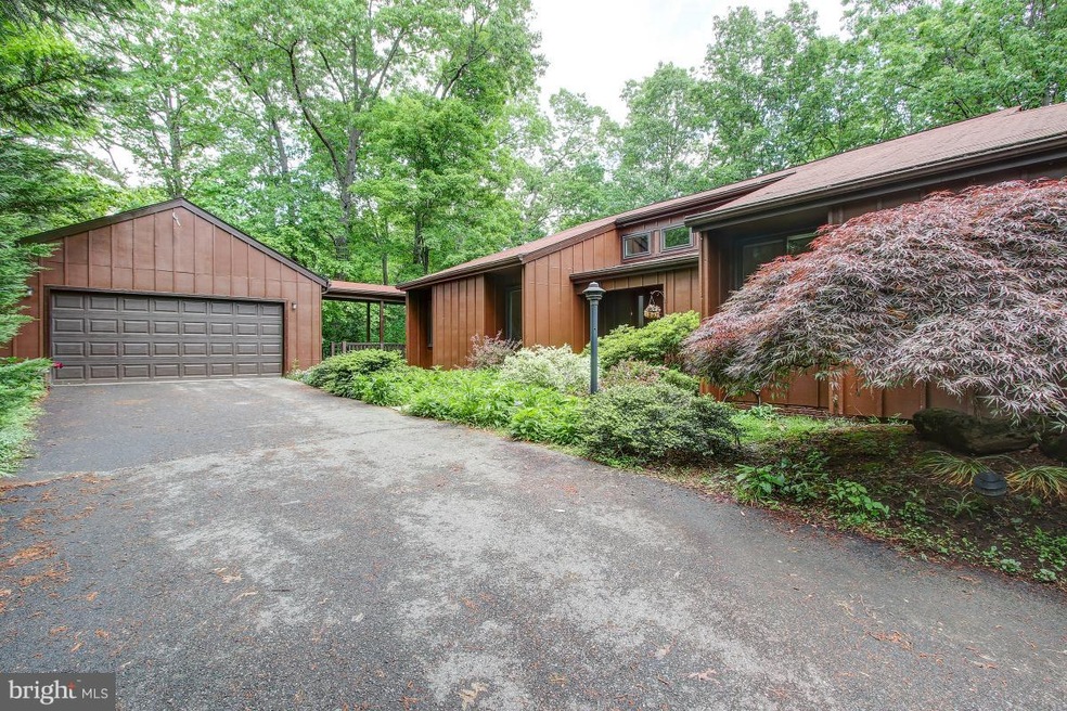 11105 Glade Dr, Reston, VA 20191 - photo 1