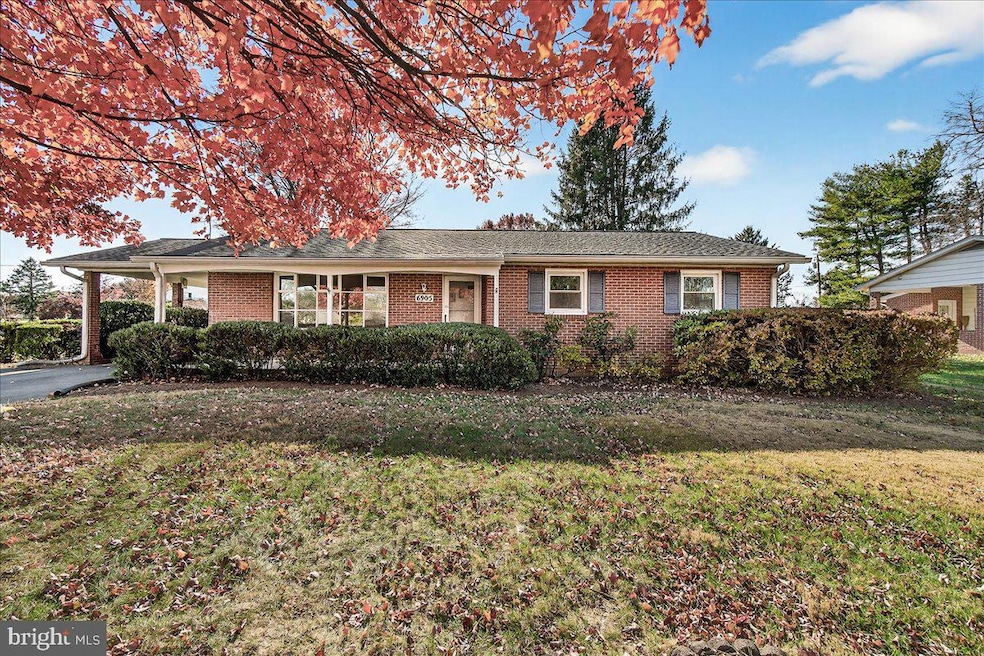 6905 Vista Dr, Frederick, MD 21702 - photo 1