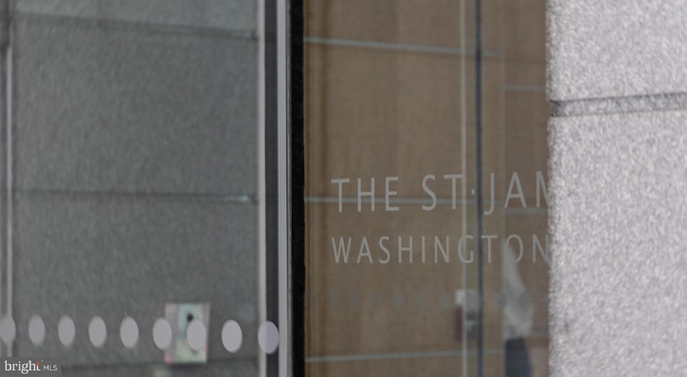 204 W Washington Square unit 2002, Philadelphia, PA 19106 - photo 1