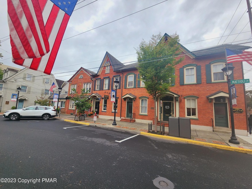 39 N 7th St unit 203, Stroudsburg, PA 18360 - photo 1