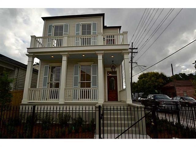 Photo. Neo-Classical New Construction