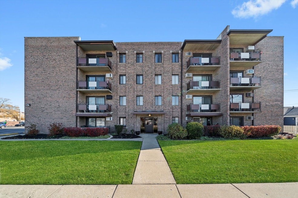 7945 S Oketo Ave unit 404, Bridgeview, IL 60455 - photo 1