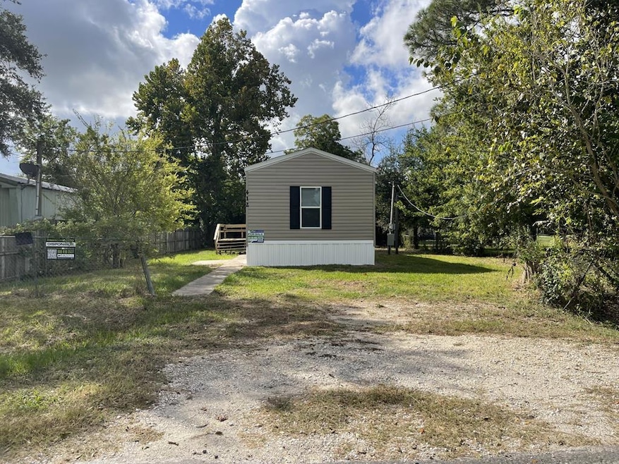 412 East Ave E, Winnie, TX 77665 - photo 1