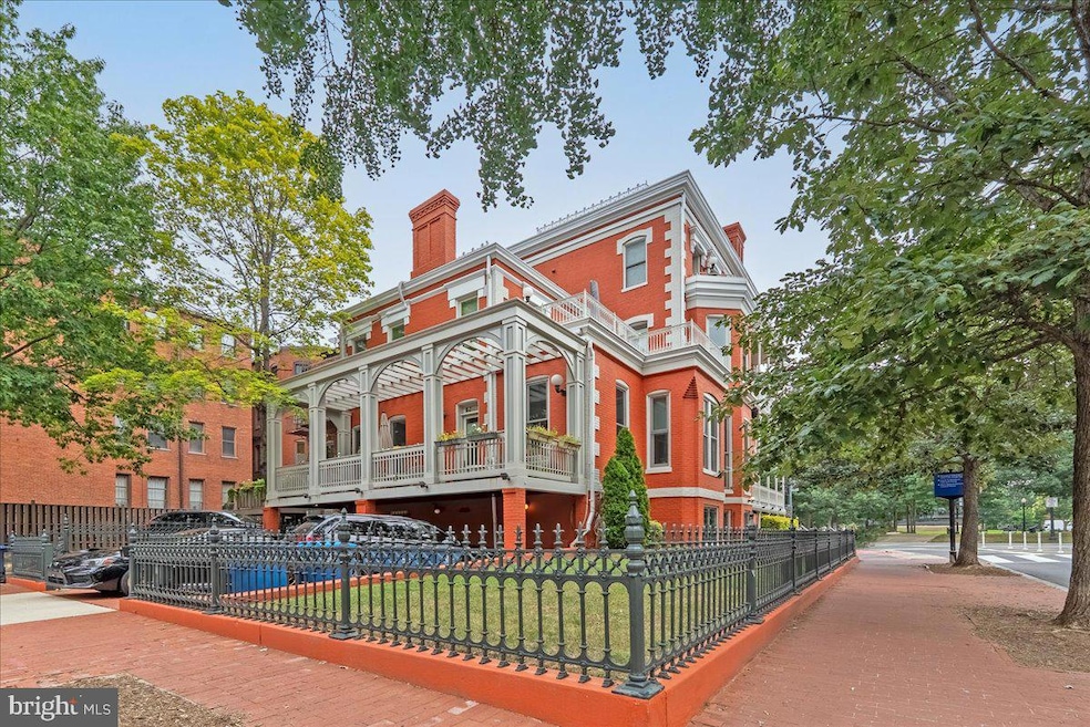 4 Logan Cir NW unit 1, Washington, DC 20005 - photo 1