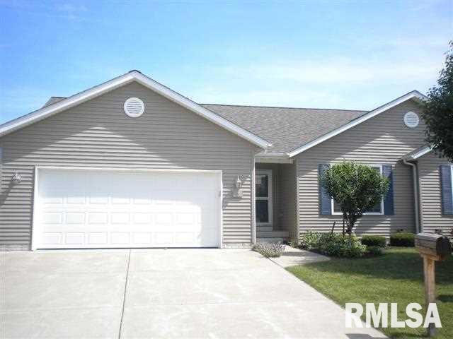 5200 Villa Dr unit 6, Davenport, IA 52806 - photo 1