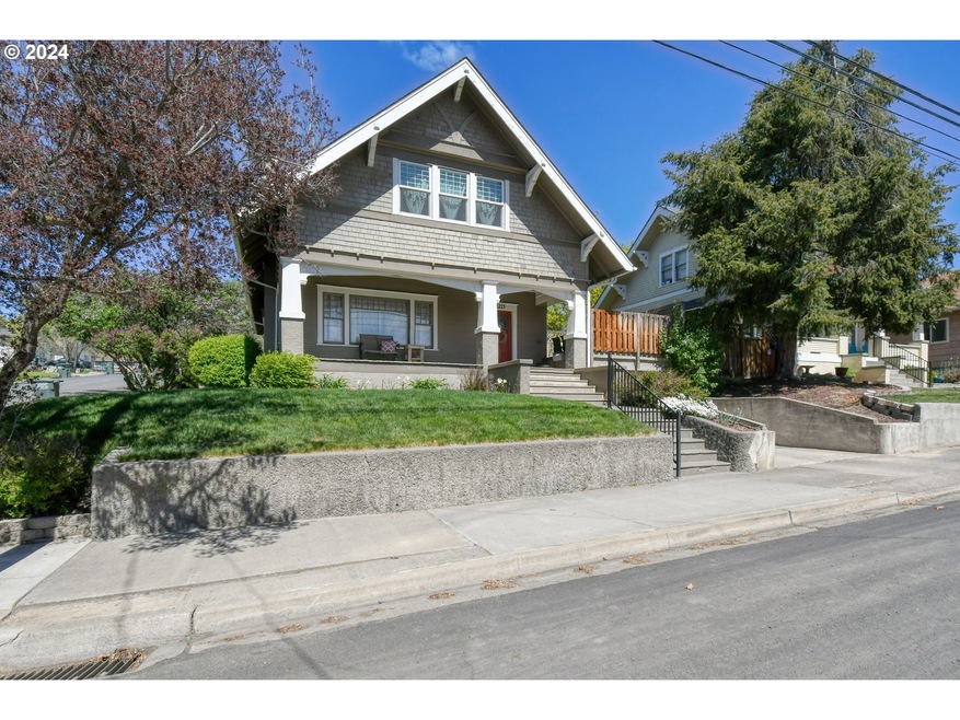 1215 NW Carden Ave, Pendleton, OR 97801 - photo 1