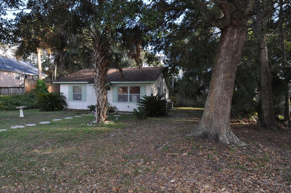 Hartnett Blvd 002