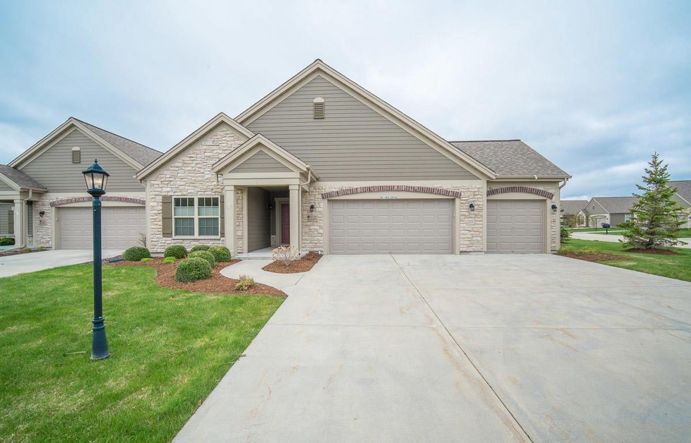 N116W17879 Blackstone Cir unit 141, Germantown, WI 53022 - photo 1