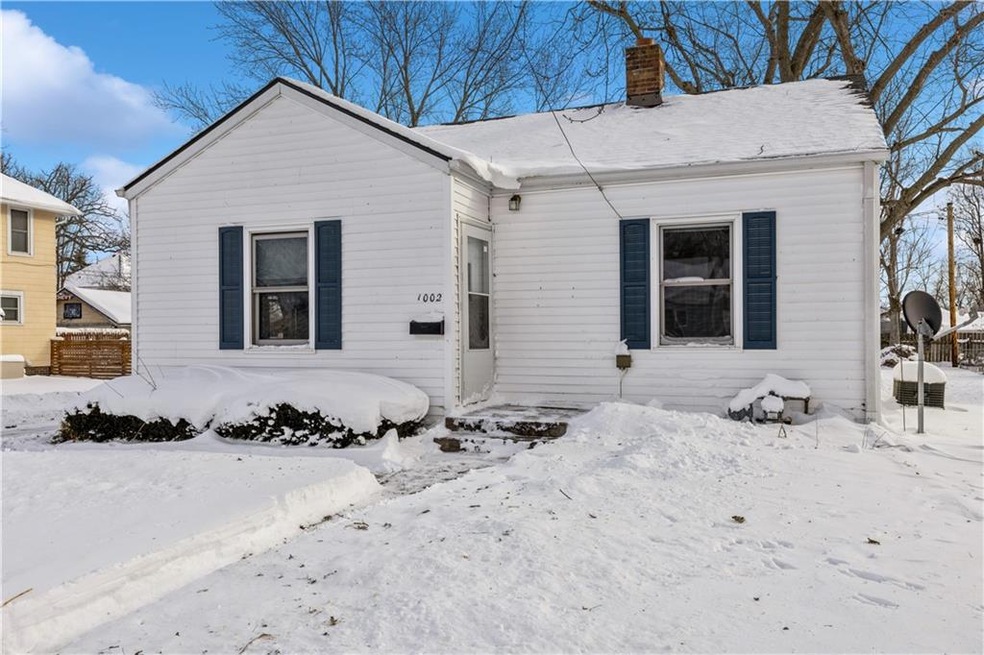 1002 W 5th St S, Newton, IA 50208 - photo 1