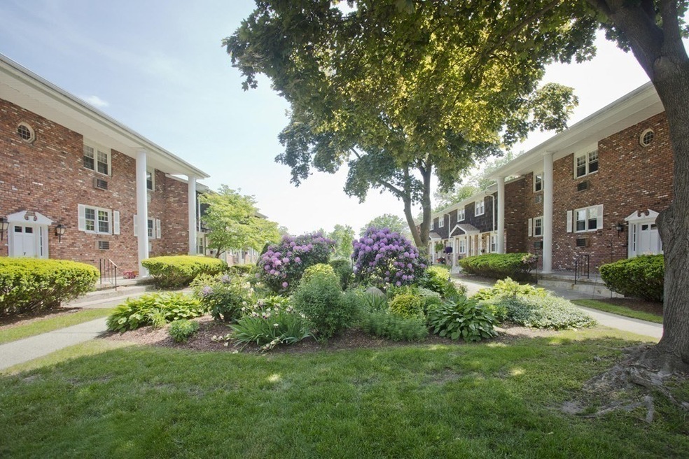 418 Meadow St unit B5, Agawam, MA 01001 - photo 1