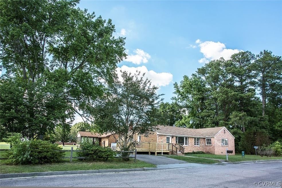 140 Oak Grove Ave, West Point, VA 23181 - photo 1