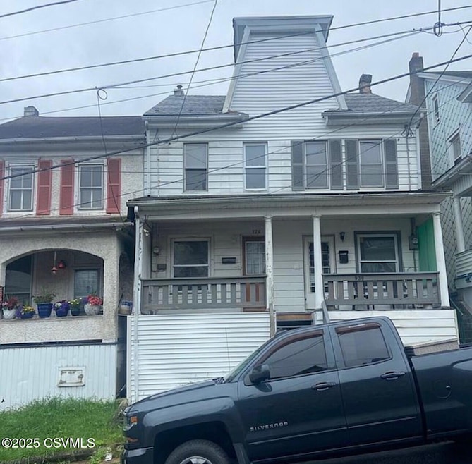 928 W Pine St, Coal Township, PA 17866 - photo 1