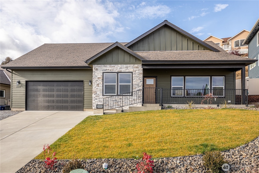 1919 Westhaven, Wenatchee, WA 98801 - photo 1