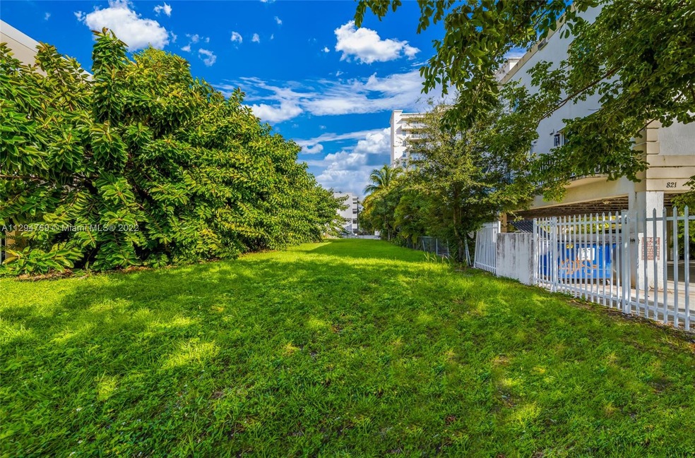 829 SW 2nd St, Miami, FL 33130 - photo 1