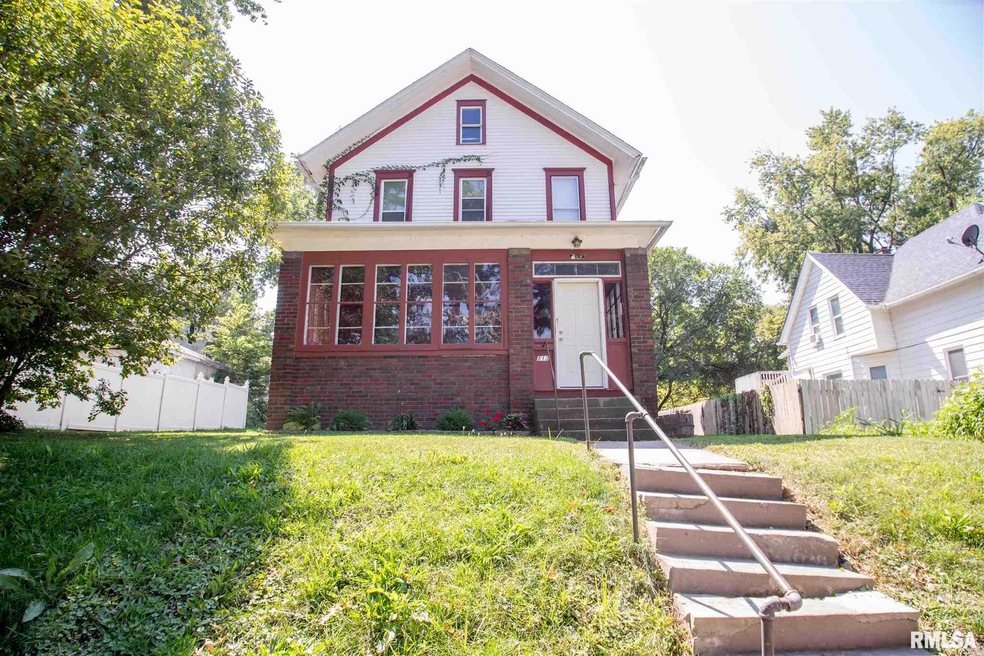 513 W 13th St, Davenport, IA 52803 - photo 1