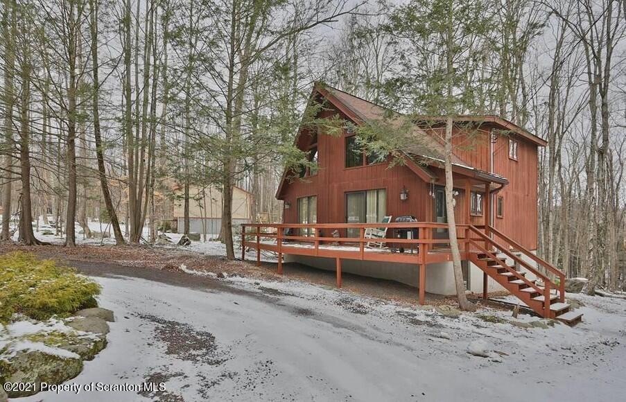 10 Lakeview Dr W, Lake Ariel, PA 18436 - photo 1