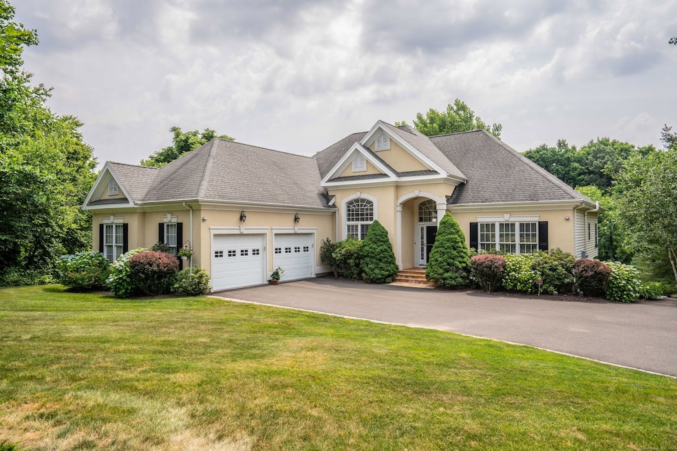 16 Worthington Dr, Bloomfield, CT 06002 - photo 1