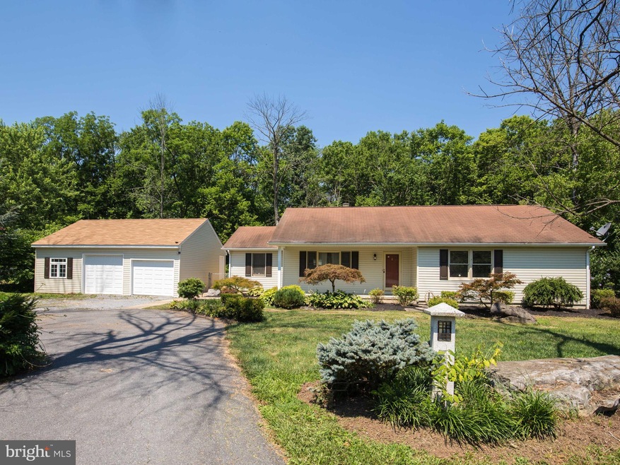 303 Chenoweth Dr, Bunker Hill, WV 25413 - photo 1