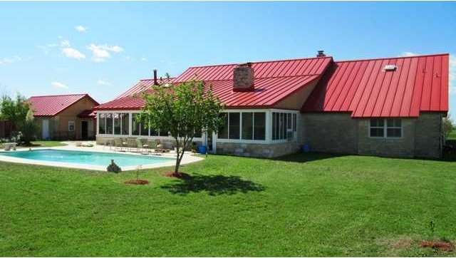 Exterior Back : 38.68 Acres Pool