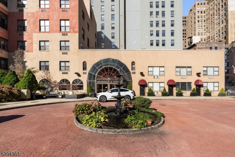 111 Mulberry St unit 1K, Newark, NJ 07102 - photo 1