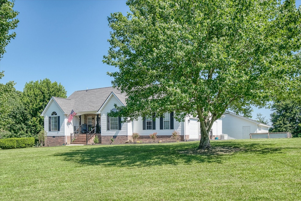 1036 Circle Dr, Jamestown, TN 38556 - photo 1