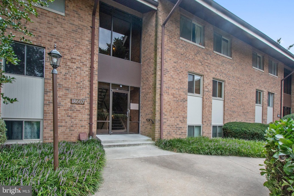 18607 Walkers Choice Rd unit 3, Montgomery Village, MD 20886 - photo 1