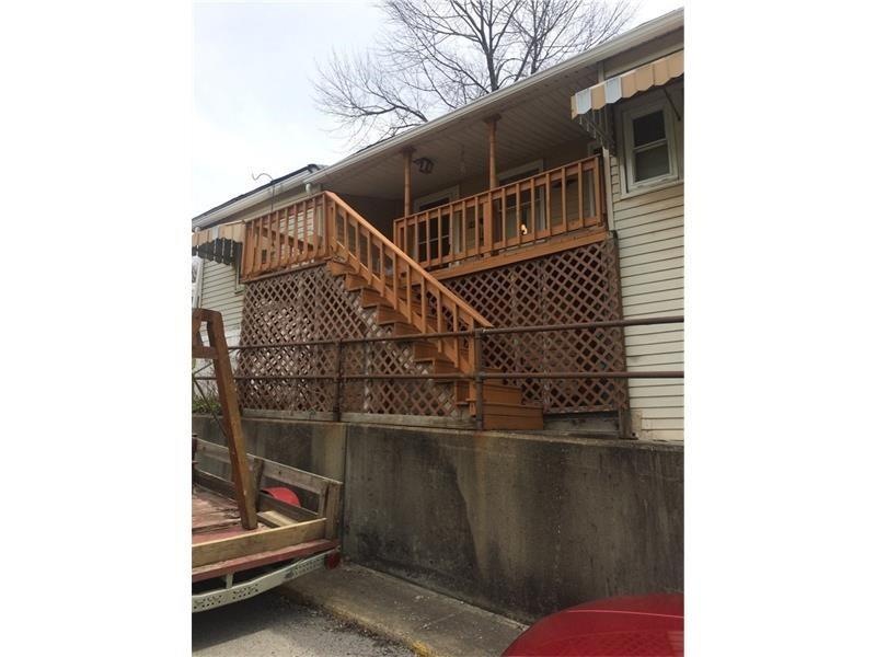 Side entry with porch for relaxing