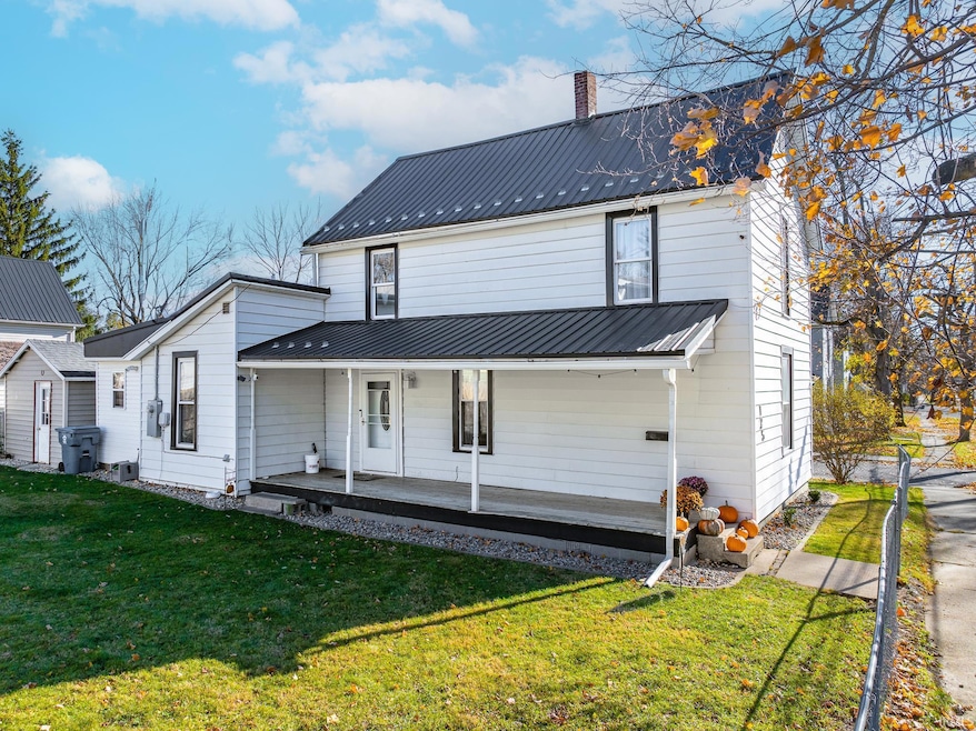 125 N Comstock St, Wabash, IN 46992 - photo 1