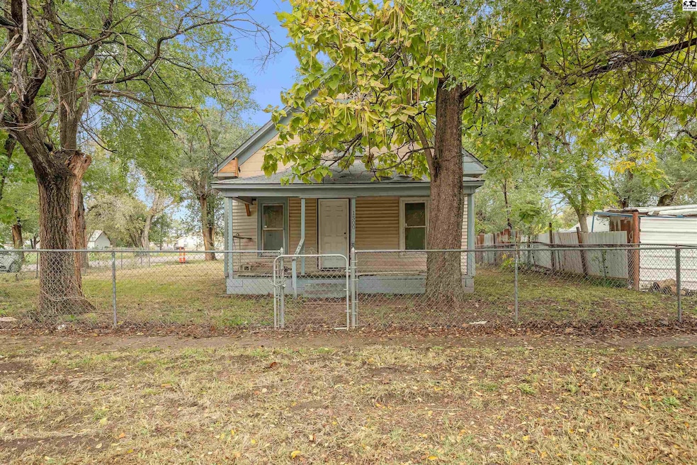 1500 E 2nd Ave, Hutchinson, KS 67501 - photo 1