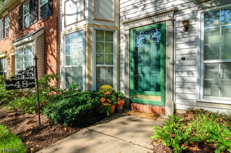 48 Boston Ct unit 48, Newark, NJ 07103 - photo 1