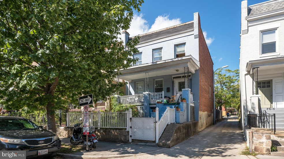 615 Irving St NW, Washington, DC 20010 - photo 1