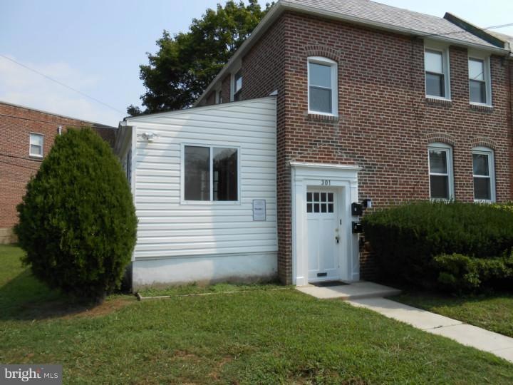 301 Pilgrim Ln unit 2, Drexel Hill, PA 19026 - photo 1
