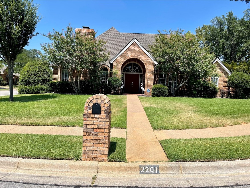 2201 Edgewater Ct, Bedford, TX 76021 - photo 1