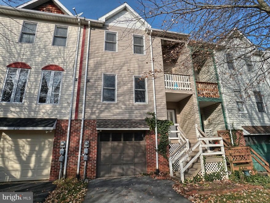 654 Knightsbridge Dr, Hagerstown, MD 21740 - photo 1