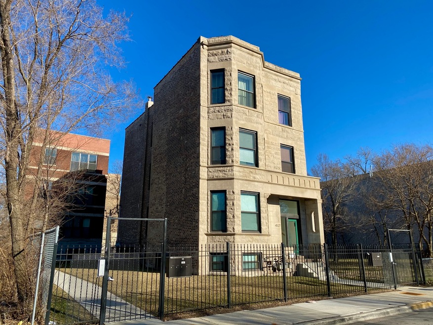 4527 S Evans Ave, Chicago, IL 60653 - photo 1