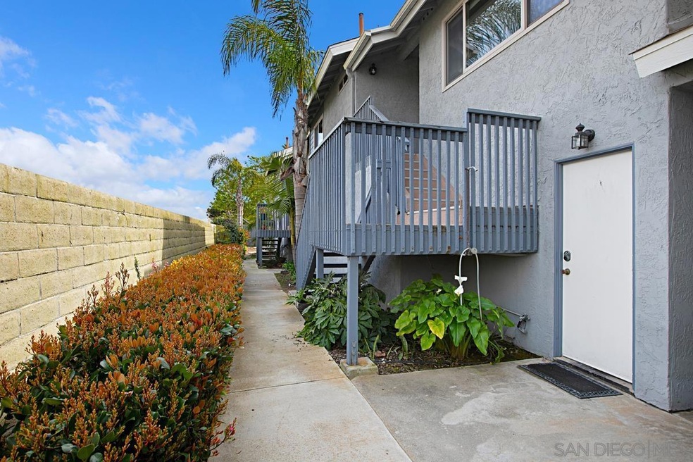 367 Hemlock Ave, Carlsbad, CA 92008 - photo 1