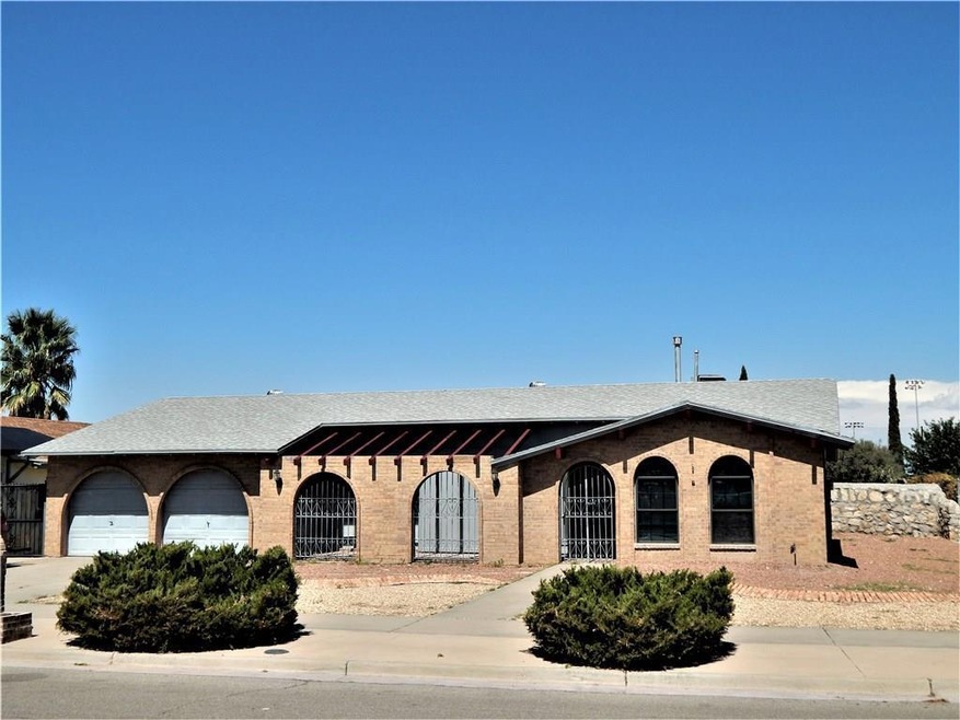 10841 Bella Vista Dr, El Paso, TX 79935 - photo 1
