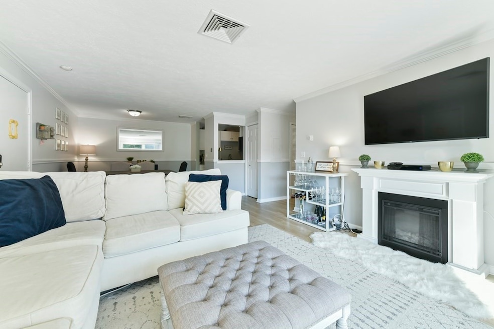 20 Turning Mill Ln unit 11, Quincy, MA 02169 - photo 1