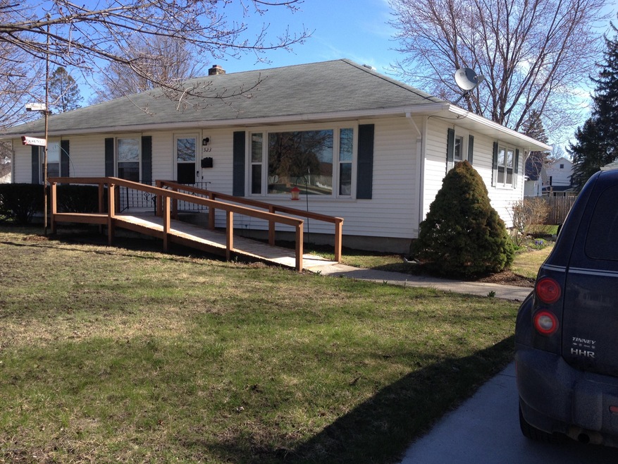 523 Amity St, Lowell, MI 49331 - photo 1