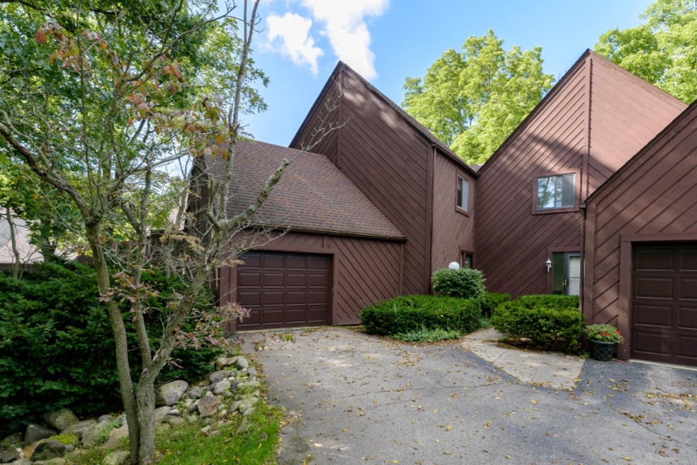 Fairway_Ct_281A_Plainwell_49080-1