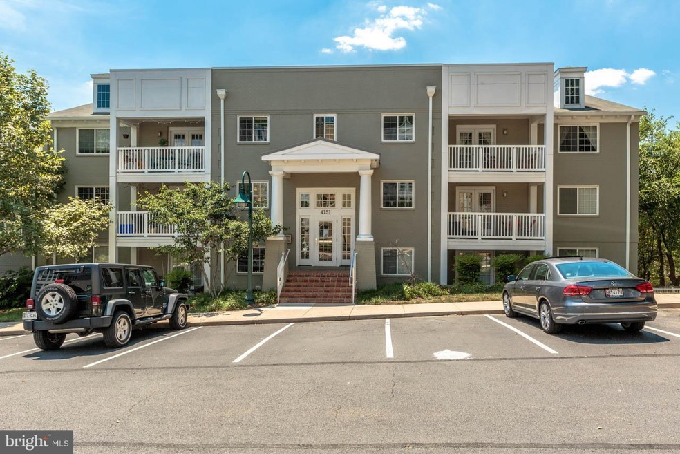 4151 S Four Mile Run Dr unit 201, Arlington, VA 22204 - photo 1