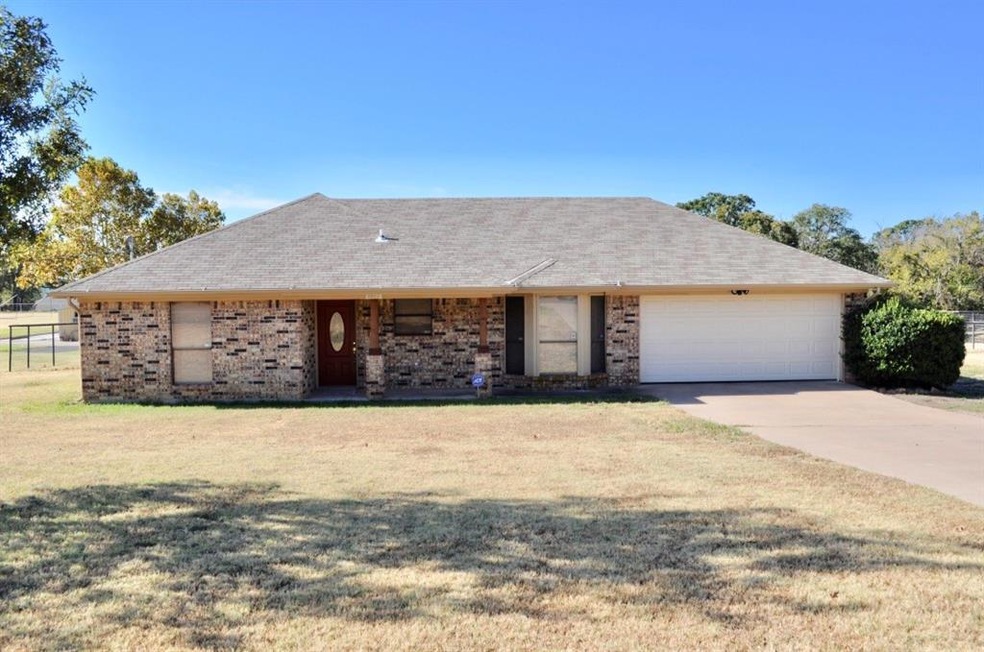 1812 E Bankhead Dr, Weatherford, TX 76086 - photo 1