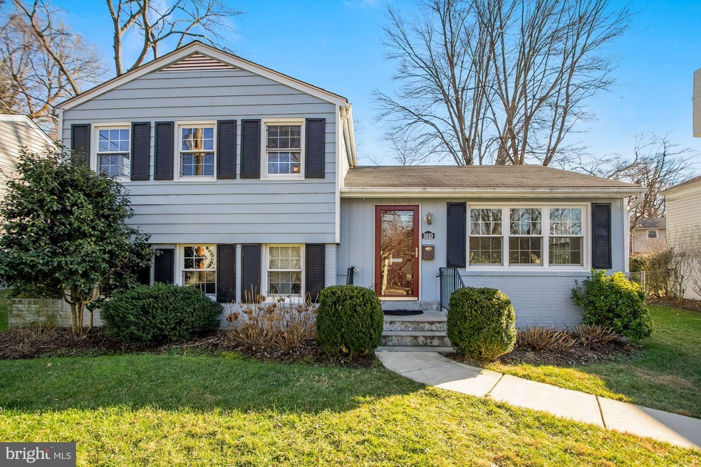 3810 Wexford Dr, Kensington, MD 20895 - photo 1