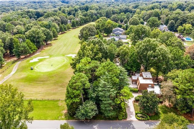 Located on the 8th green of Raintree North Course.