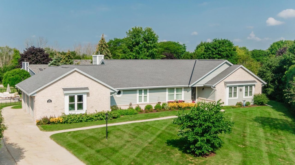 N76W16281 Brian Ct, Menomonee Falls, WI 53051 - photo 1