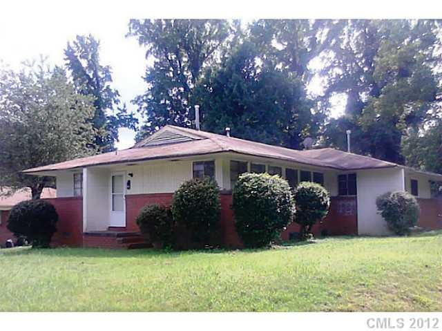 Exterior Front - 2/1, and 3/1, Income producing du
