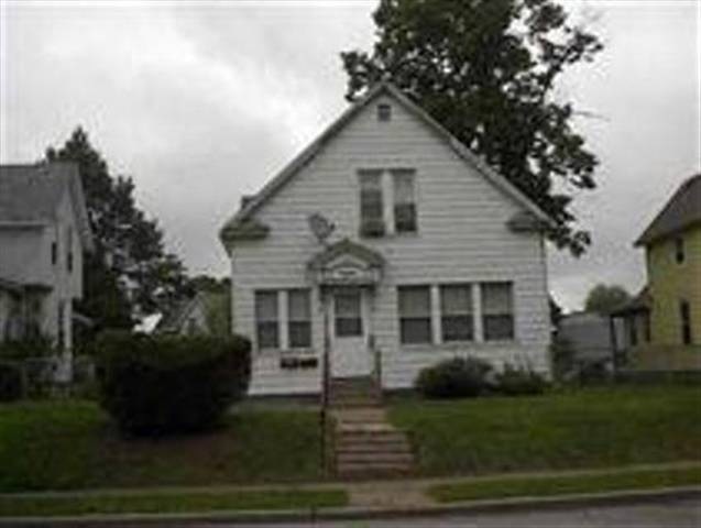 215 S Pine St, Davenport, IA 52802 - photo 1