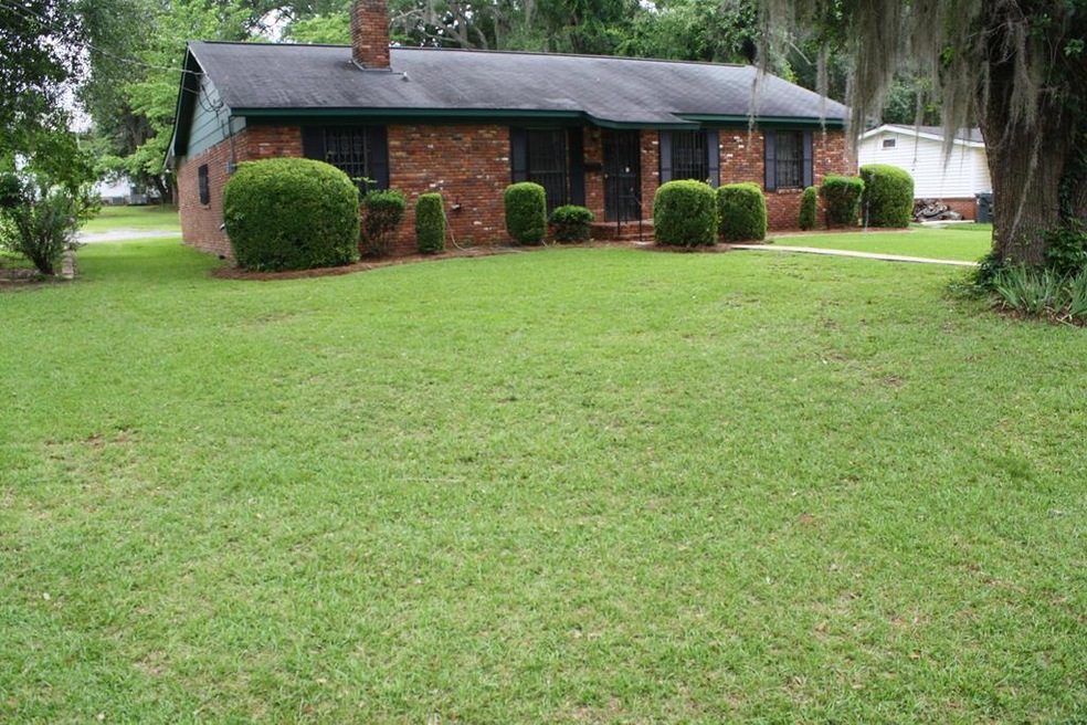 422 Lumpkin St, Albany, GA 31705 - photo 1