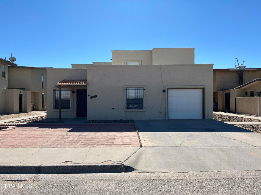 10640 Cuatro Vistas Dr unit A, El Paso, TX 79935 - photo 1